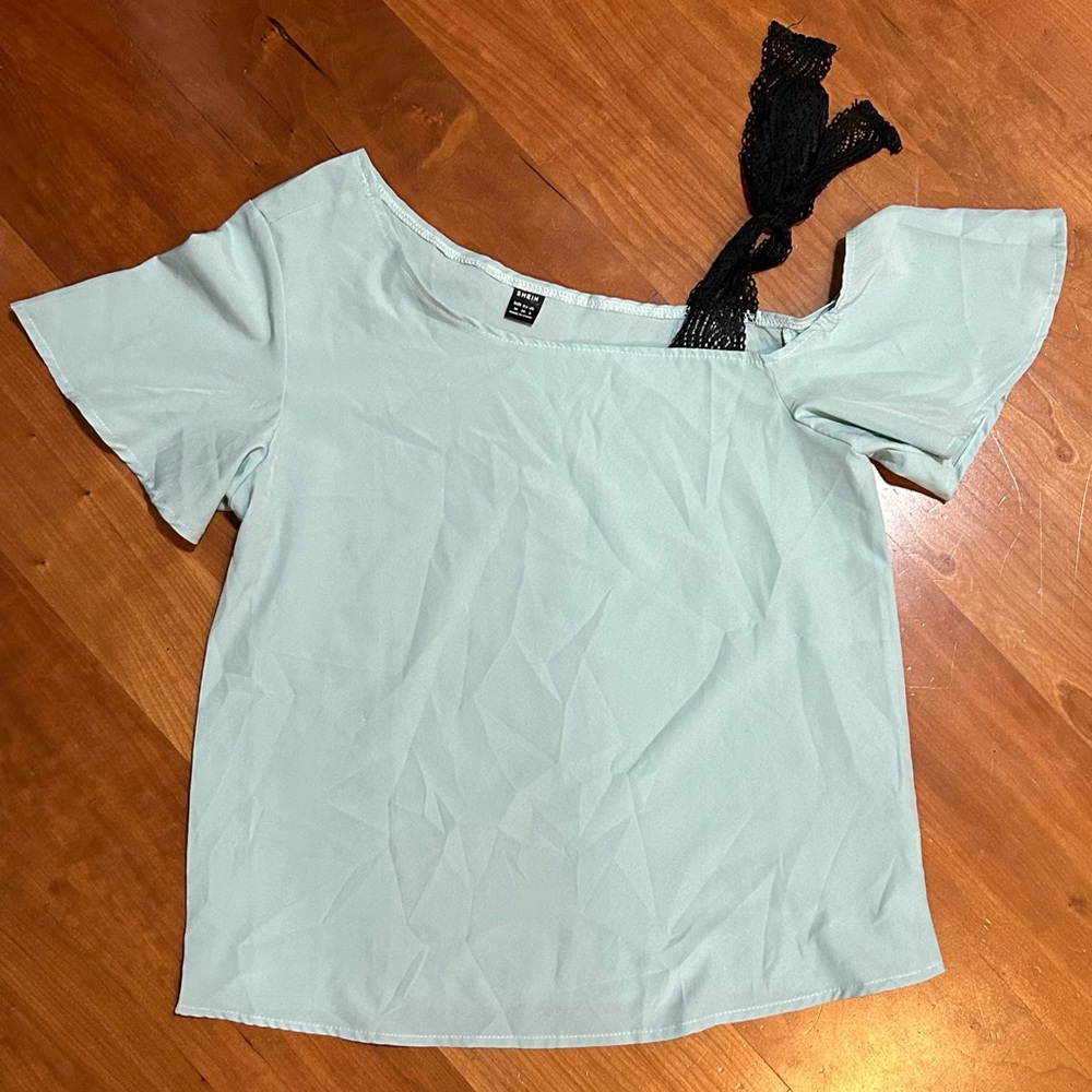 SHEIN Green Square Neck Flutter Sleeve Tie Front Blouse